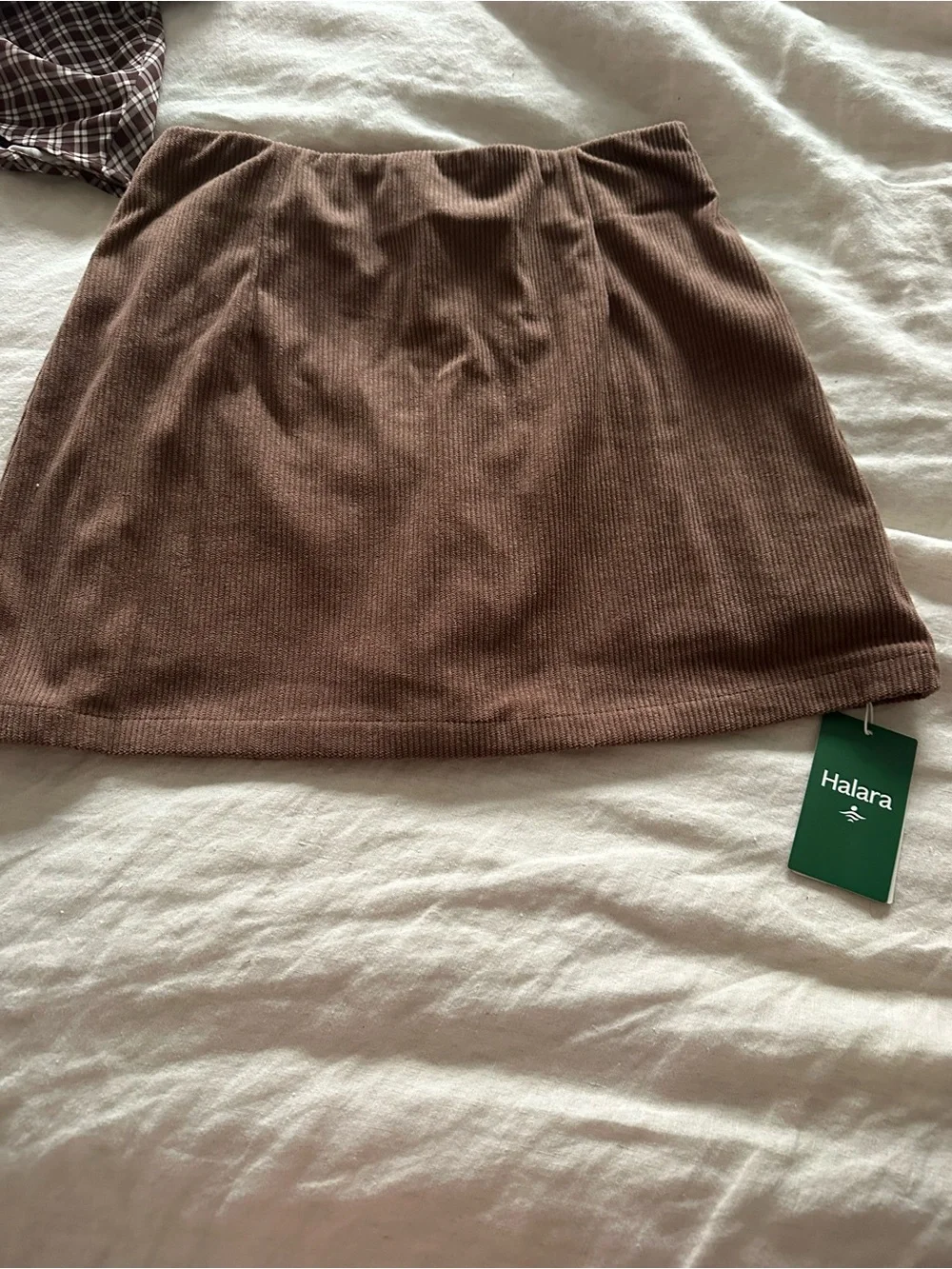 HALARA Chocolate Brown Ribbed Mini Skirt